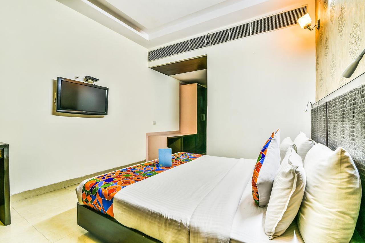 Hotel Alpine Tree New Delhi Buitenkant foto