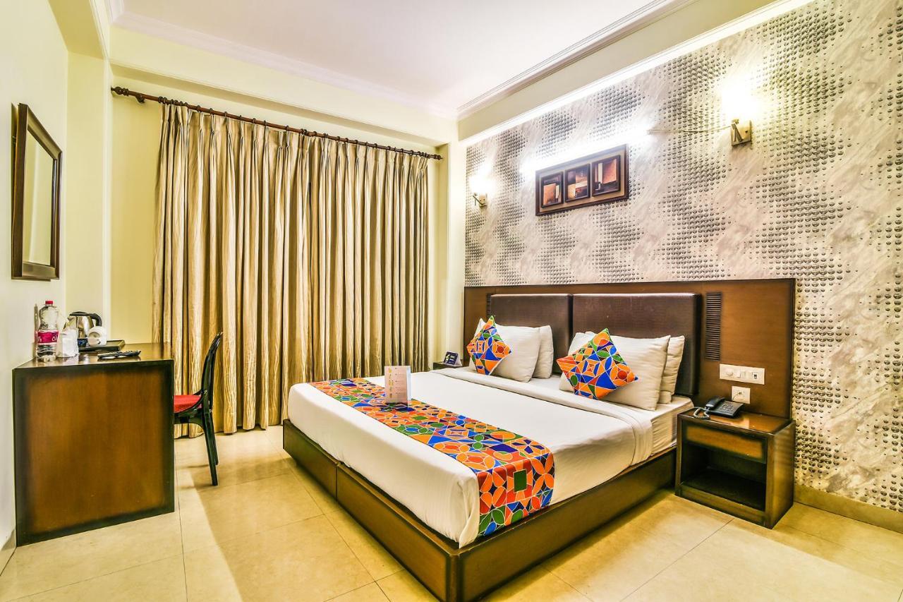Hotel Alpine Tree New Delhi Buitenkant foto