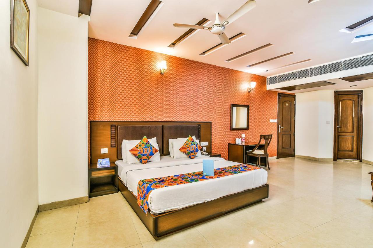 Hotel Alpine Tree New Delhi Buitenkant foto