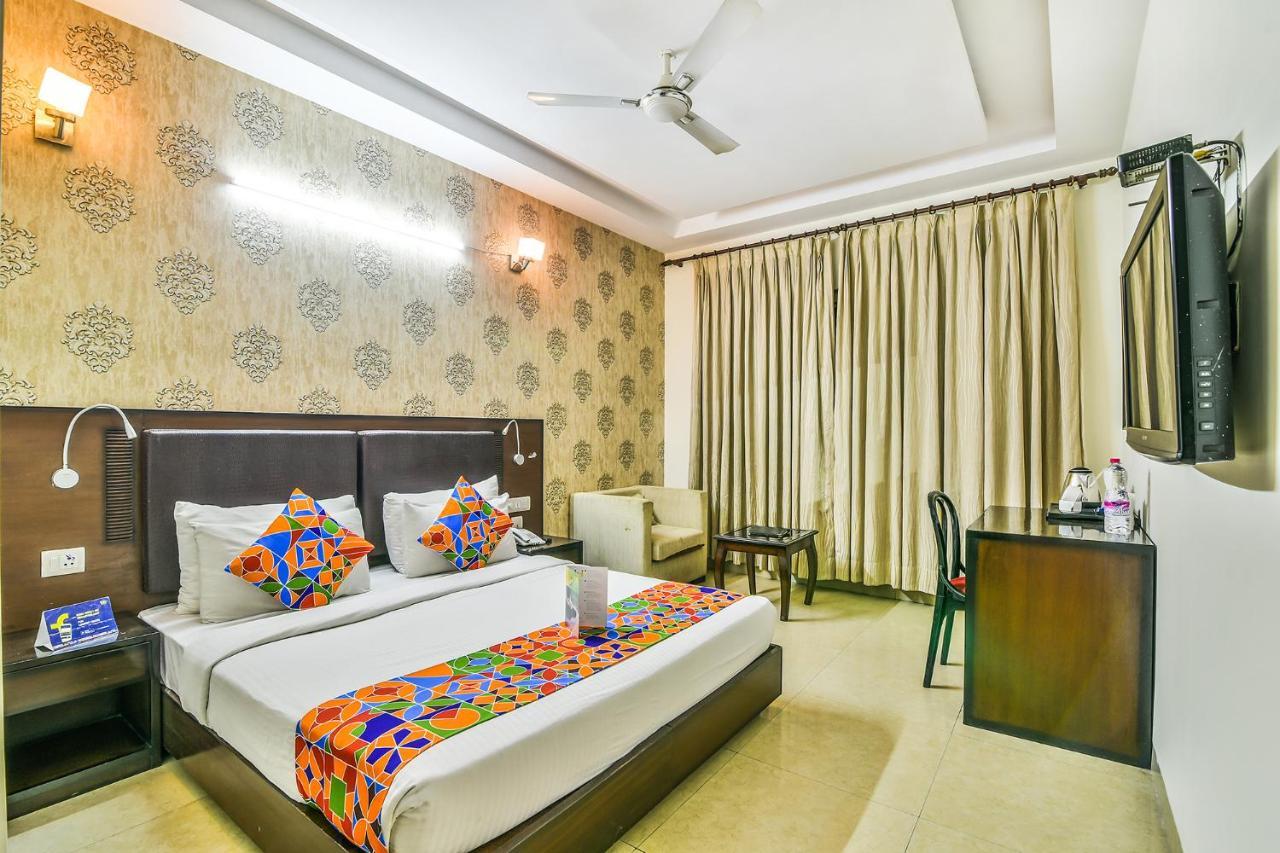 Hotel Alpine Tree New Delhi Buitenkant foto