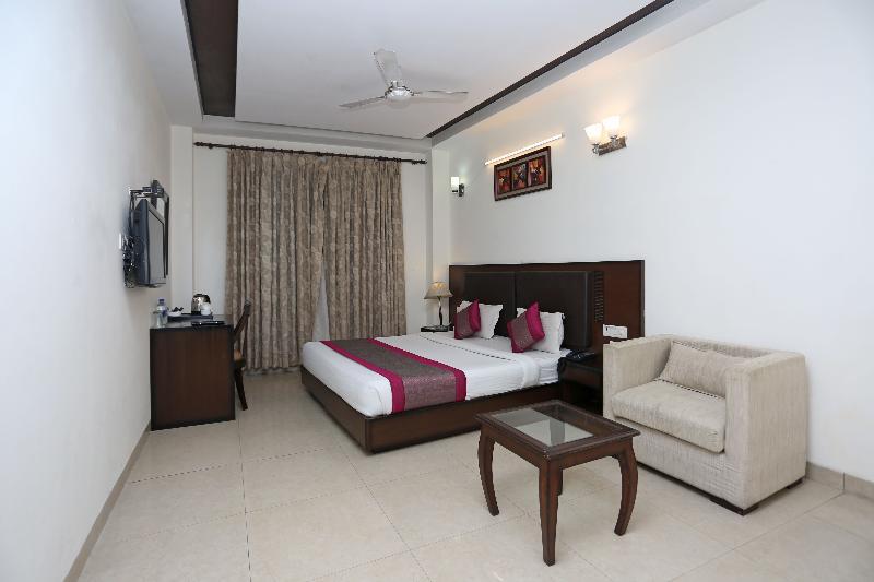 Hotel Alpine Tree New Delhi Buitenkant foto